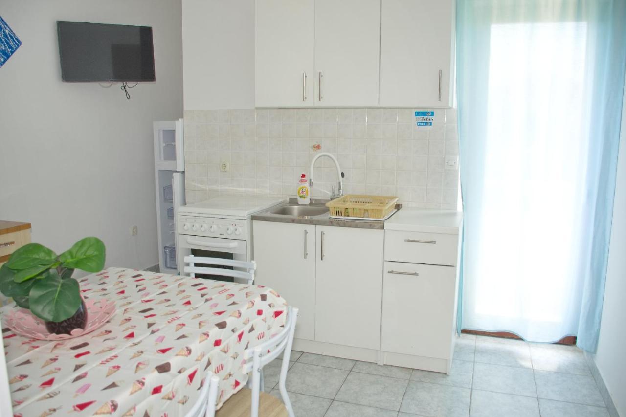Apartments Summersong Новаля Екстер'єр фото