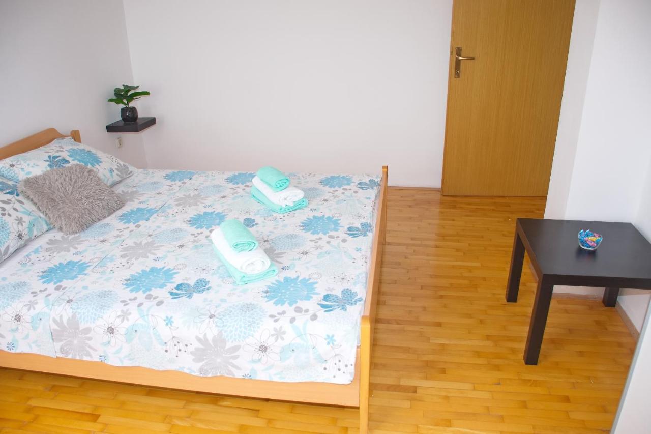 Apartments Summersong Новаля Екстер'єр фото
