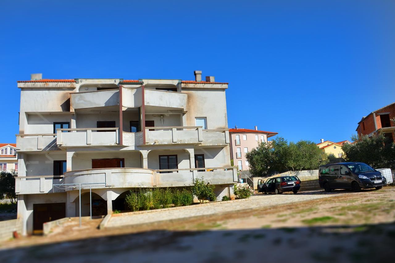 Apartments Summersong Новаля Екстер'єр фото