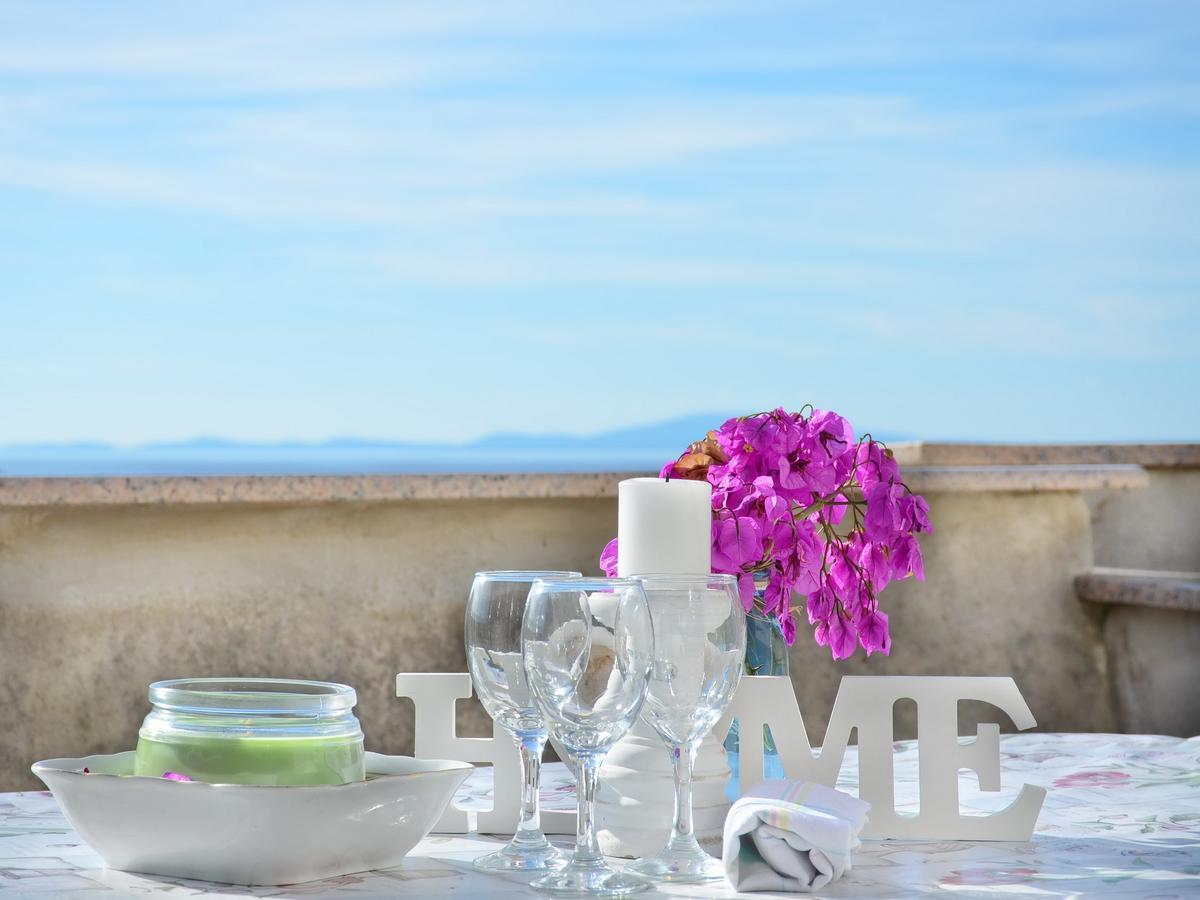 Apartments Summersong Новаля Екстер'єр фото